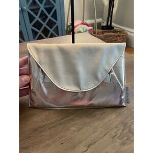 6/$25 VIONIC Make-Up Wipe Case